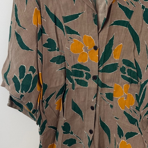 Vintage Tops - Vintage Floral Graphic-Top Purchased in Paris